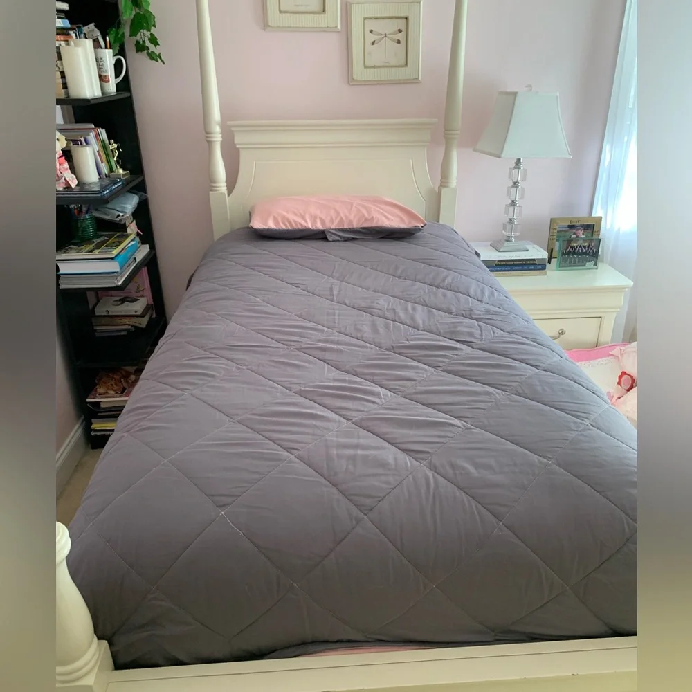 Room Essentials Comforter & Sham 2 PC Bed Set Reversible Pink Grey Twin XL